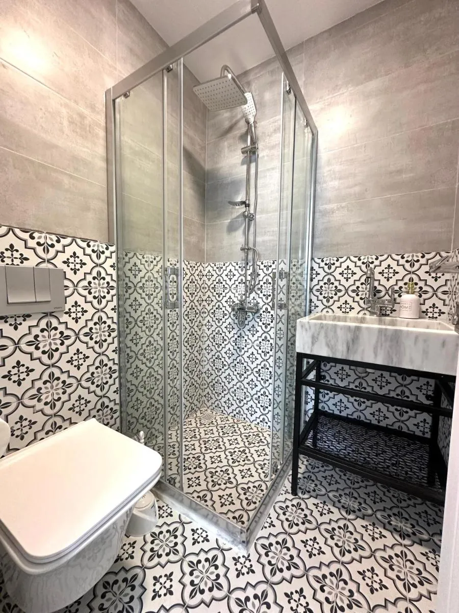 Image 3 of Yellowhouse Room 3