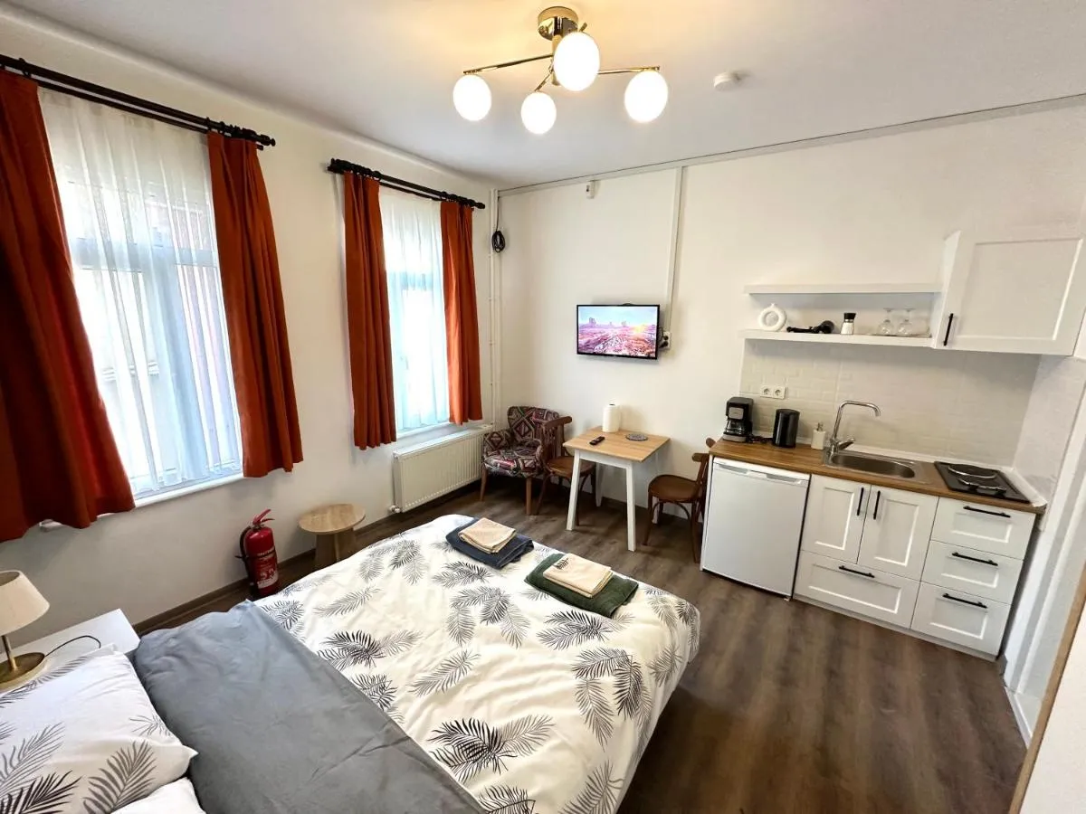 Image 2 of Yellowhouse Room 3