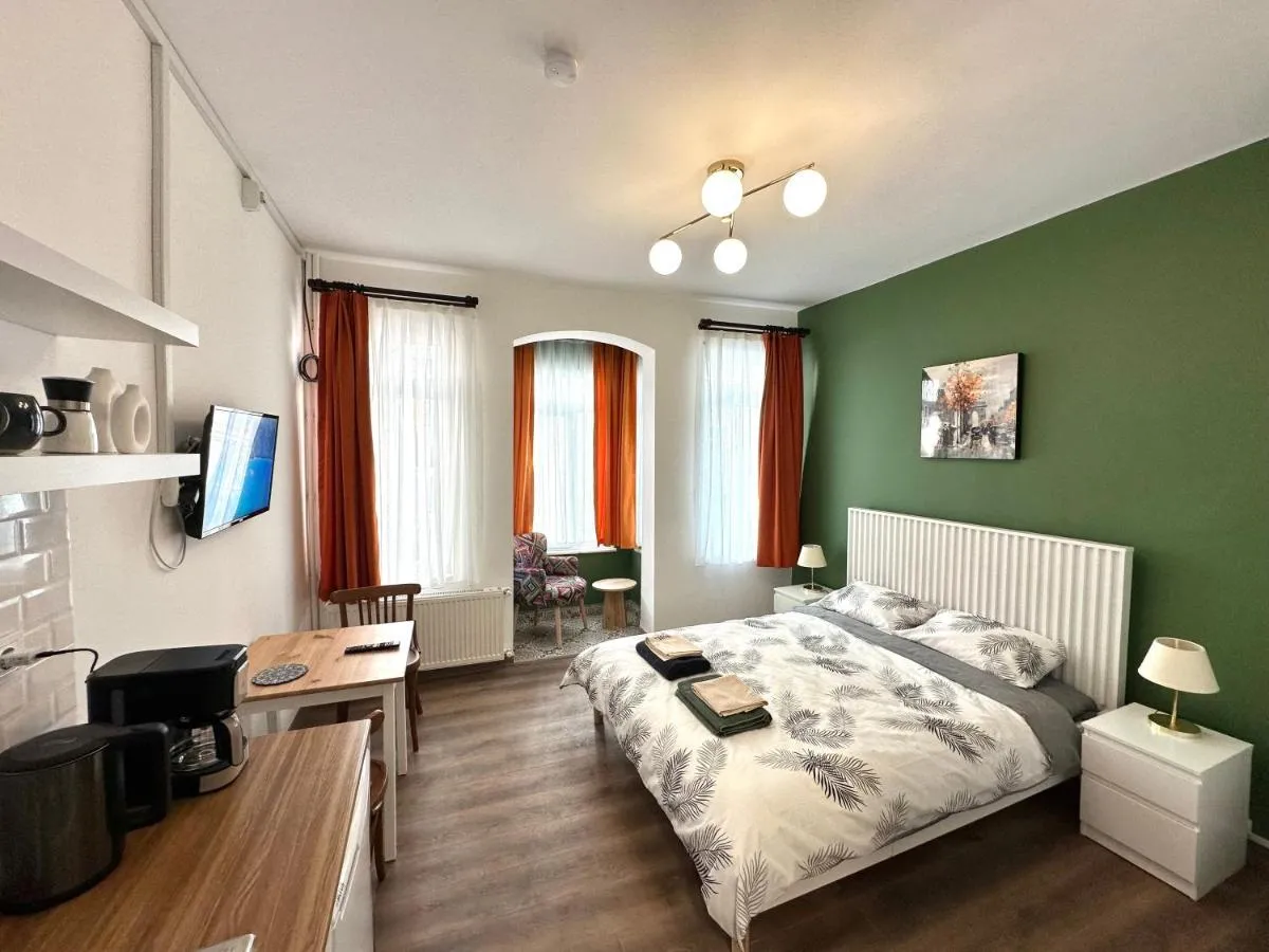 Image 1 of Yellowhouse Room 4