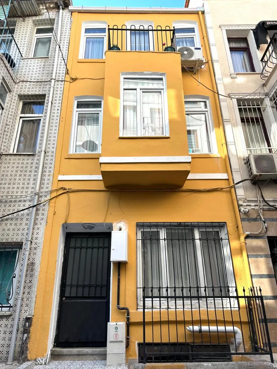 Image 4 of Yellowhouse Room 4