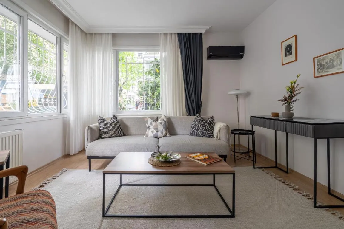 Image of Your Oasis in Lively Moda