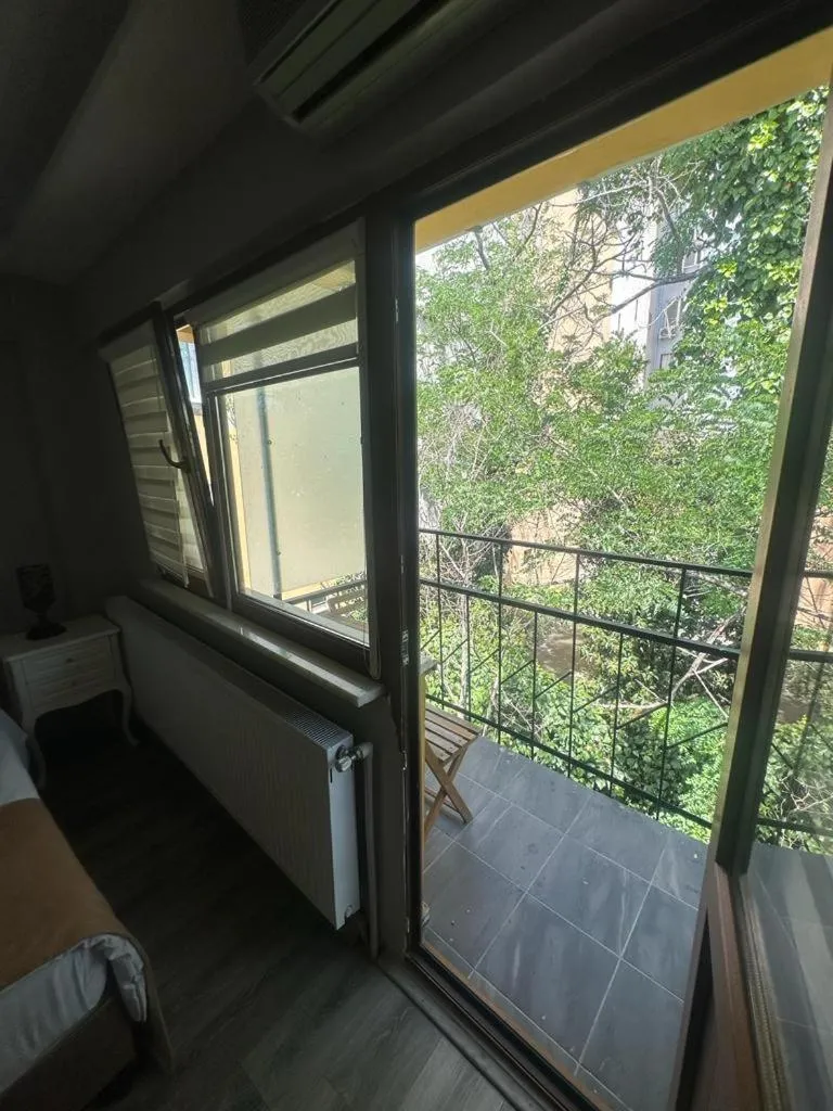 Image 3 of 1453Apartments