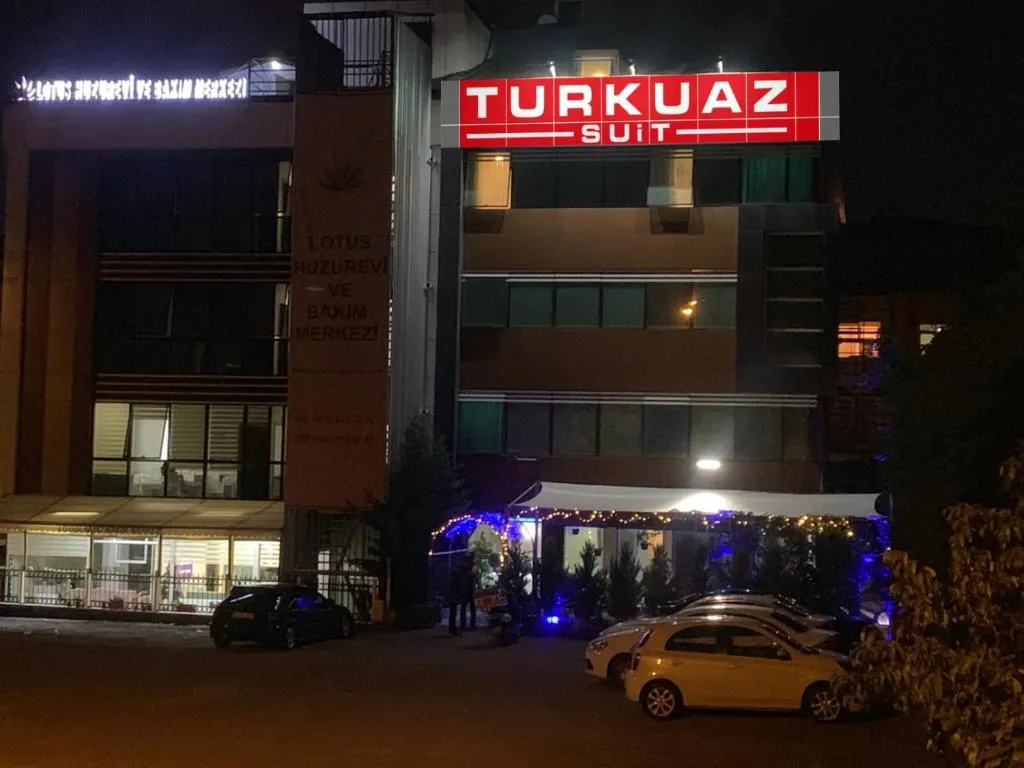 Image of 216 Turkuaz Suit