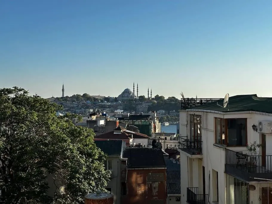 Image 3 of 2Br, 2Ba 3rd floor of Historical Building, Galata