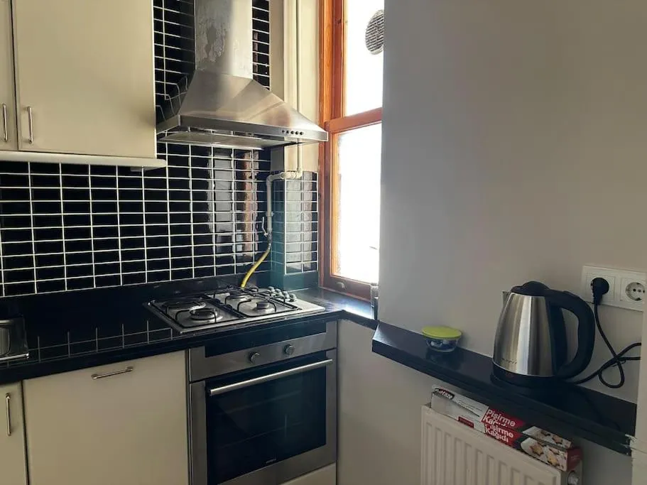 Image 4 of 2Br, 2Ba 3rd floor of Historical Building, Galata