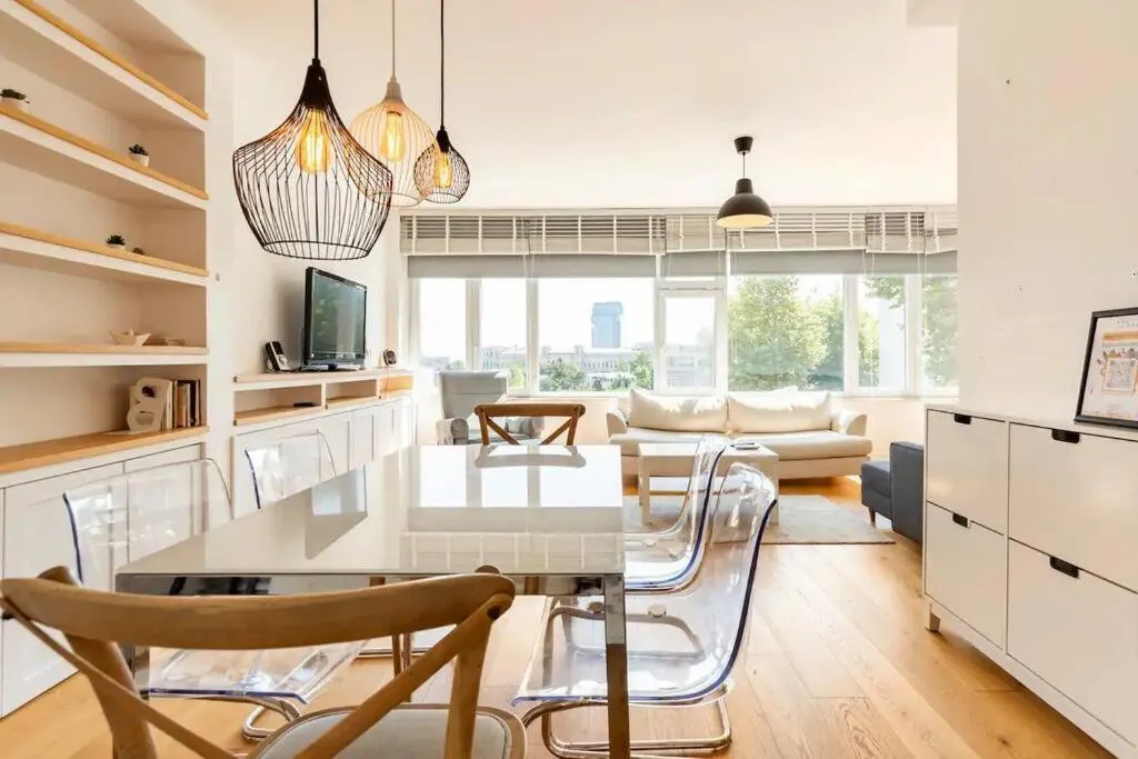 Image 1 of 4 Bedroom Spacious Apartment in Nisantasi