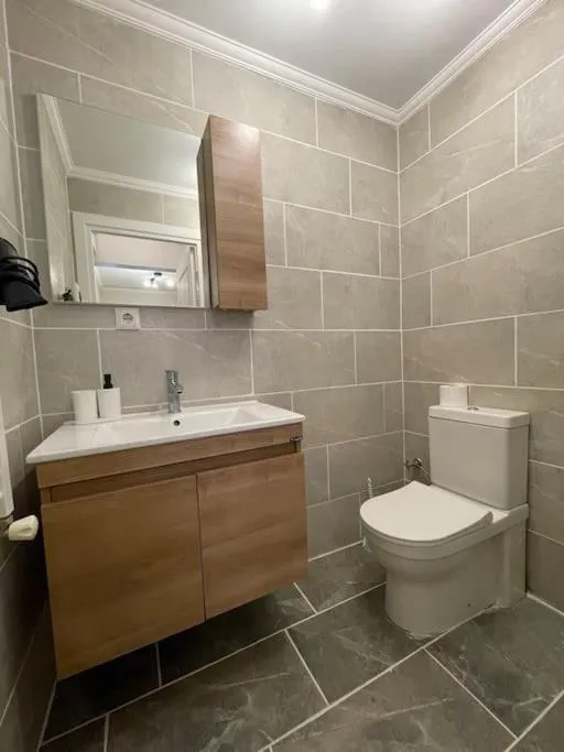 Image 3 of Apt w/ Balcony in center,5 mn walk to Istiklal