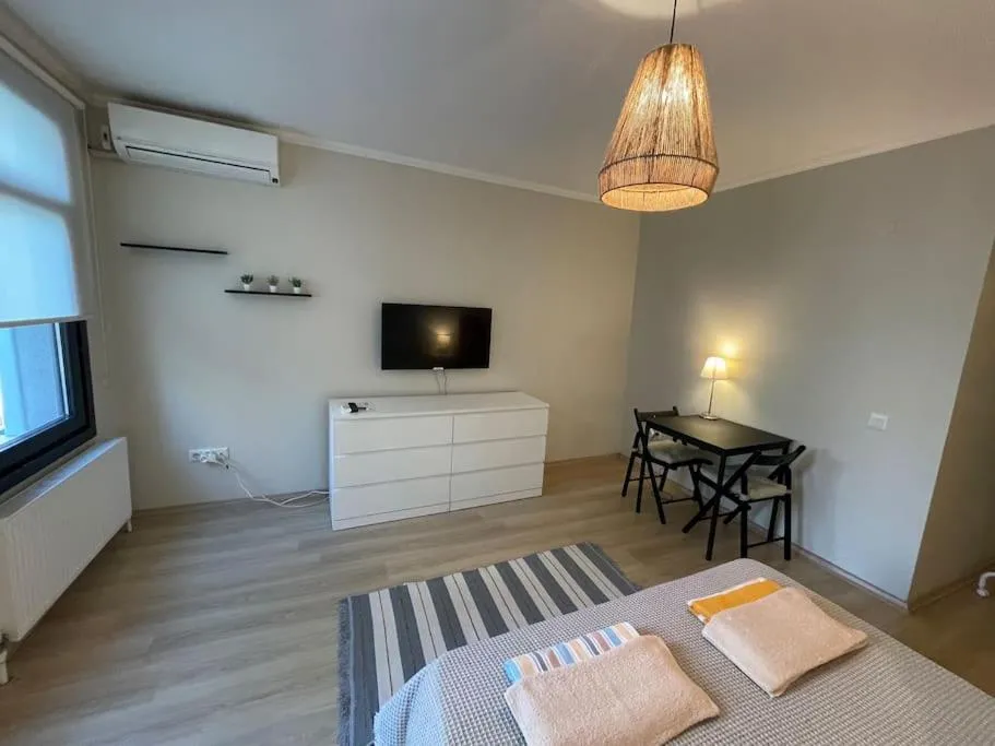 Image 5 of Apt w/ Balcony in center,5 mn walk to Istiklal