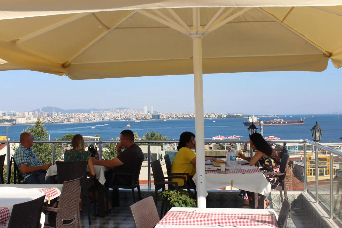 Image 2 of Ararat Hotel