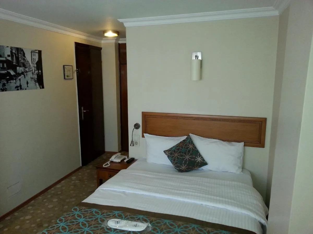 Image 2 of Avlonya Hotel