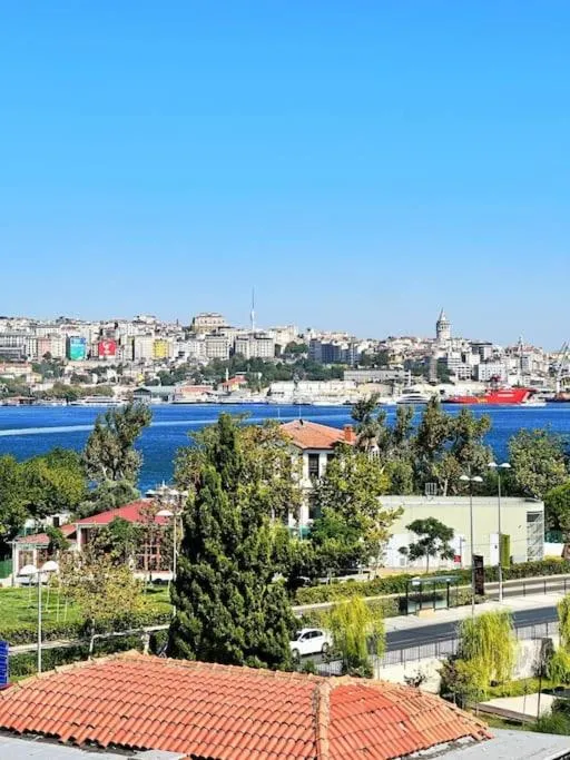 Image 3 of Balat’ın İçinde Muhteşem Ev