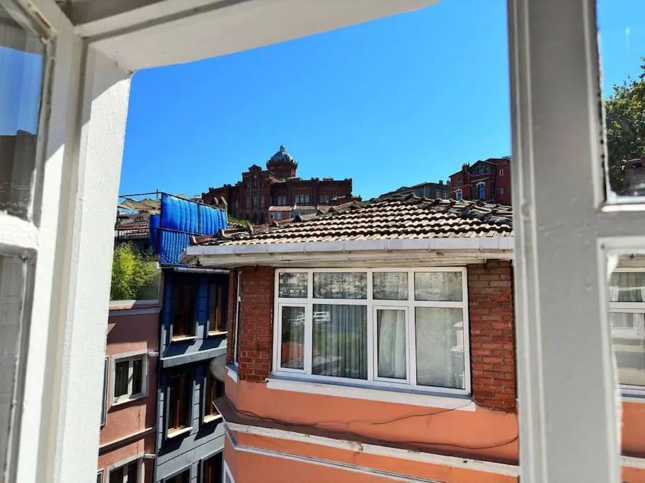 Image 1 of Balat’ın İçinde Muhteşem Ev
