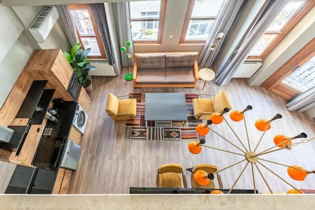 Image of Beautiful Bright Cool Modern 1bd Balat Loft! #329