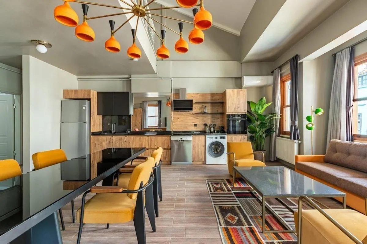 Image 1 of Beautiful Bright Cool Modern 1bd Balat Loft! #329