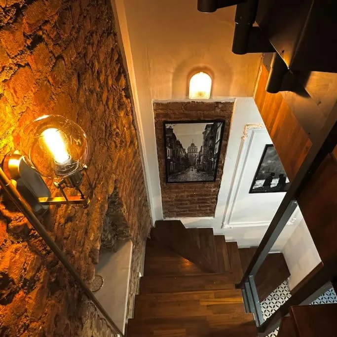 Image 1 of Beyoğlu’nda dubleks tarihi daire