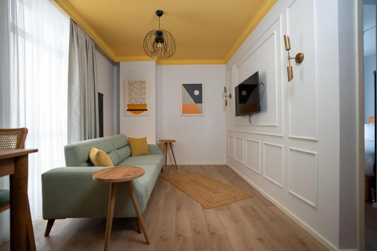 Image 4 of Bird Nest Suites