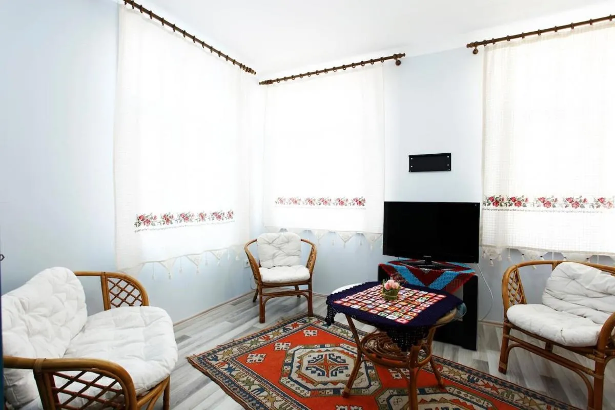 Image 5 of Blue Suites by V