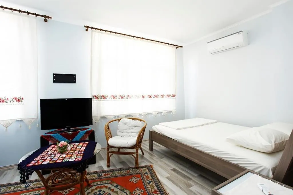 Image 6 of Blue Suites by V