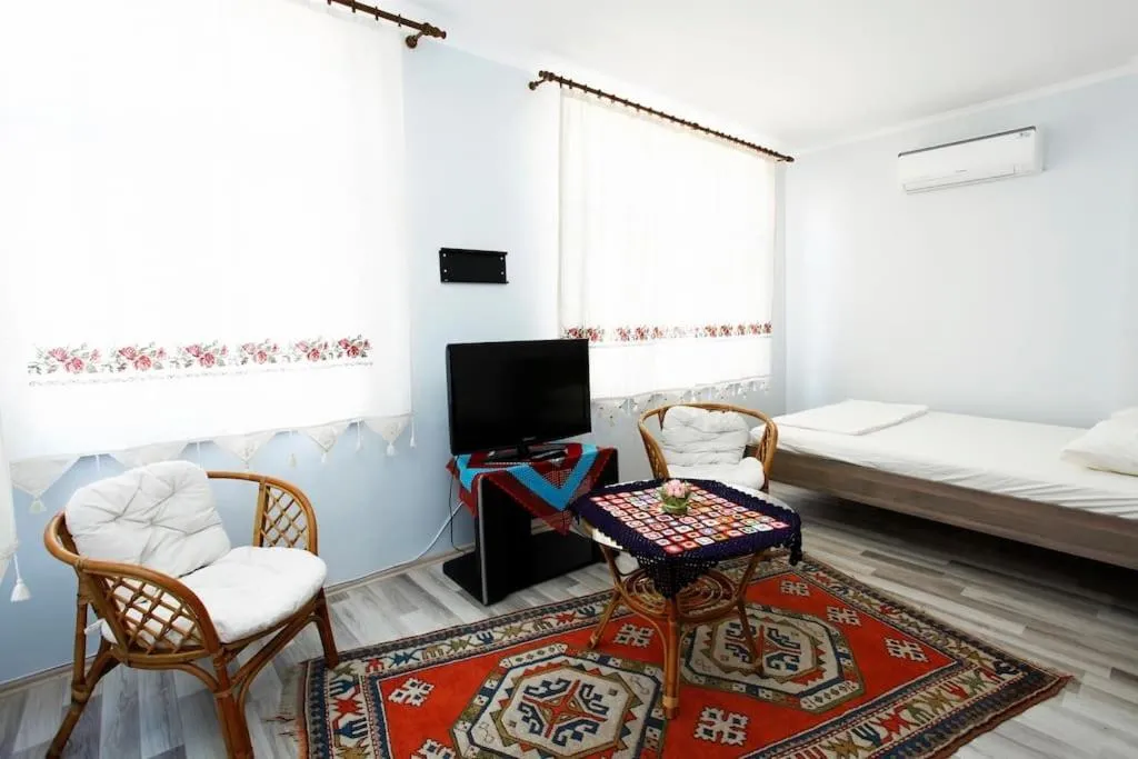 Image 2 of Blue Suites by V