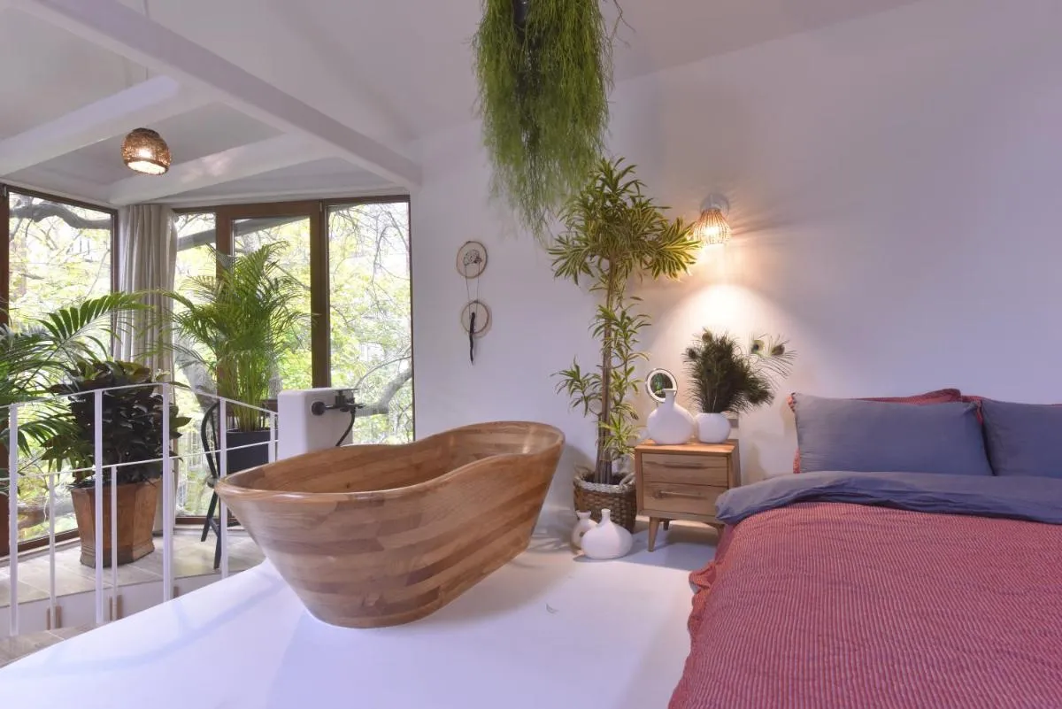 Image 2 of Boheme House with Bathtub & Terrace