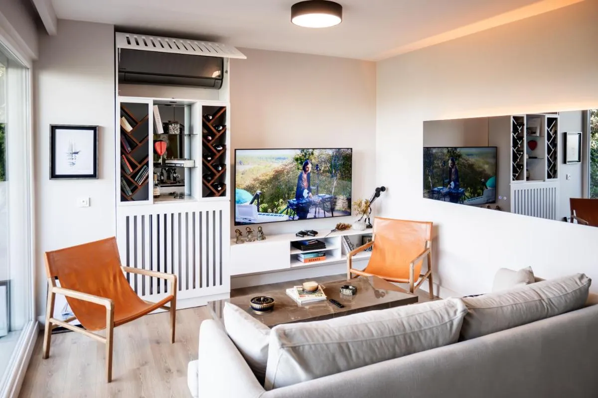 Image 5 of Bosphorus Panoroma Designer Suite, optional butler