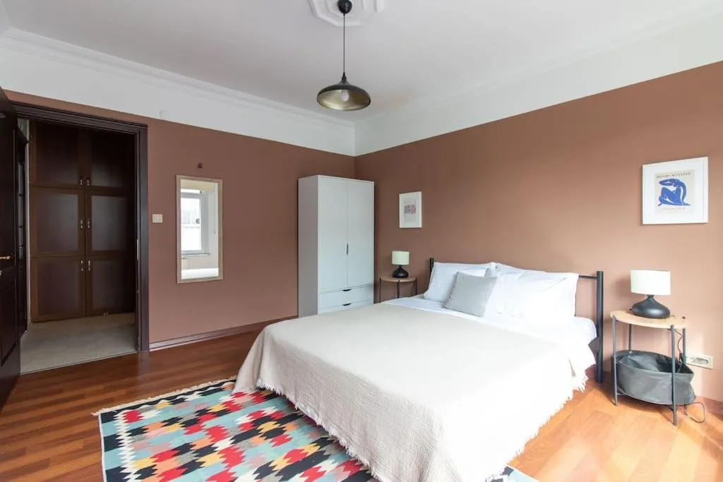 Image 1 of Bright Vibrant 3BR Haven near Sea and Prime Locale