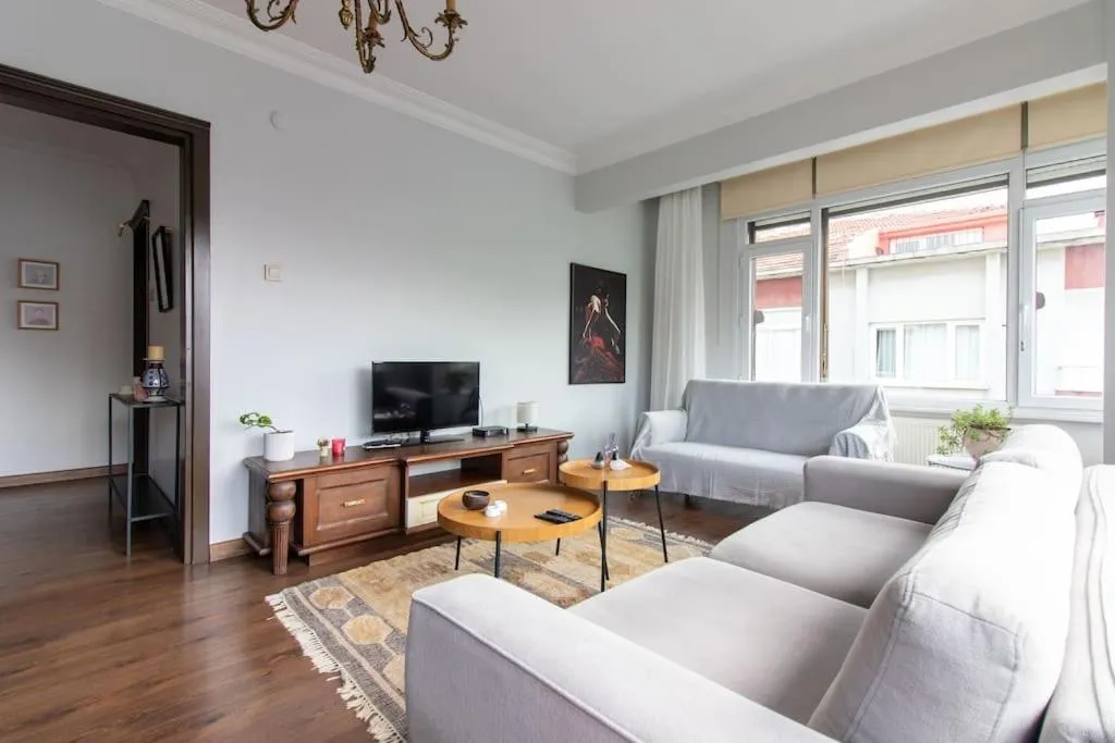 Image 6 of Bright Vibrant 3BR Haven near Sea and Prime Locale
