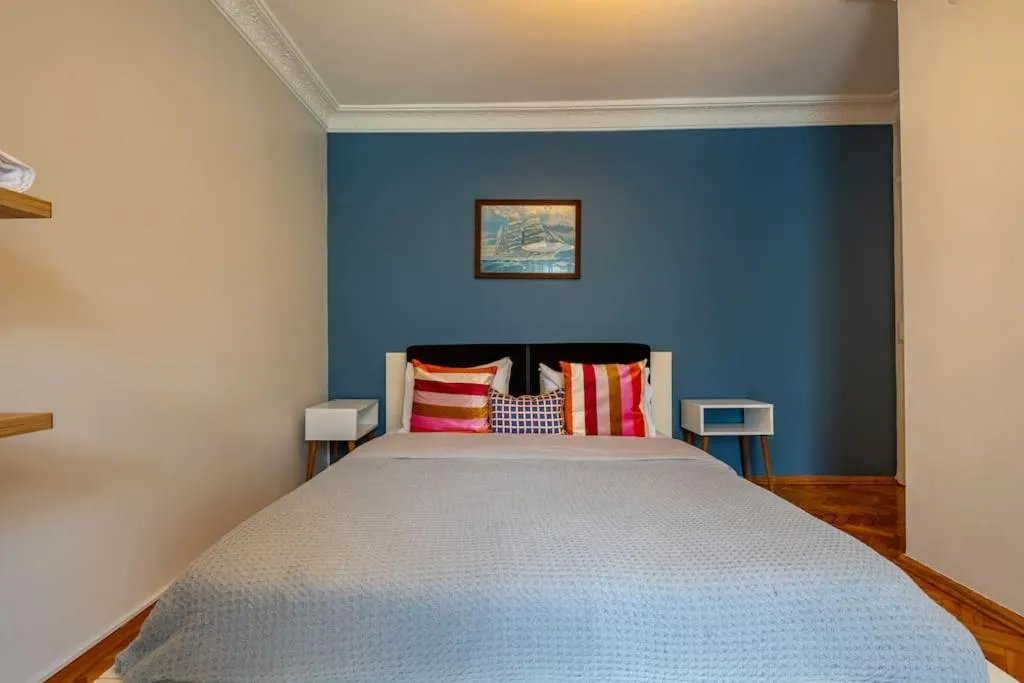 Image 3 of Central 3-Bedroom Flat