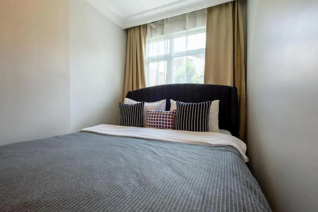 Image 4 of Central 3-Bedroom Flat