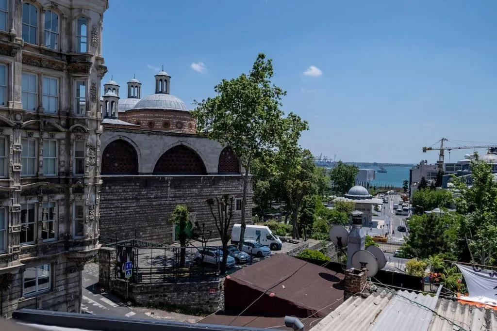 Image 2 of Central Apartment vith Sea View