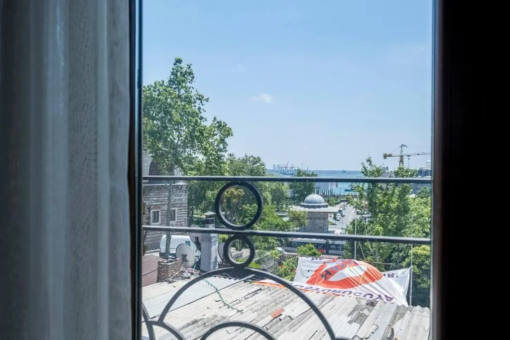 Image of Central Apartment vith Sea View