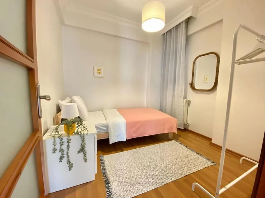 Image 4 of Central Location 3 Bedroom Flat – No6