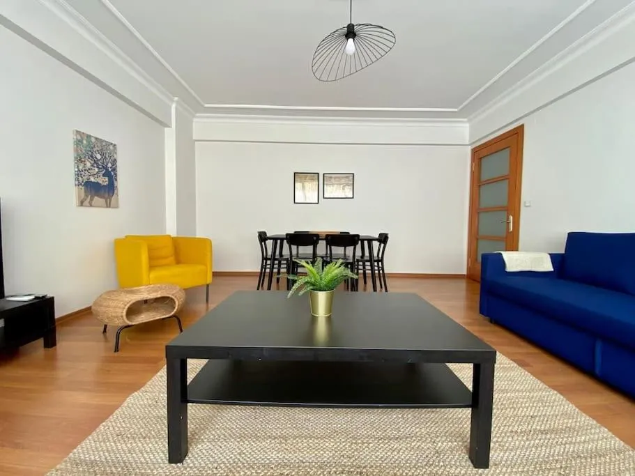 Image 5 of Central Location 3 Bedroom Flat – No6