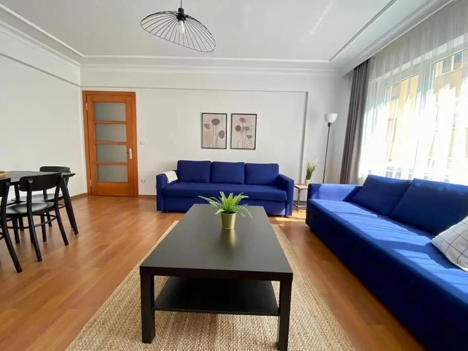 Image 6 of Central Location 3 Bedroom Flat – No6