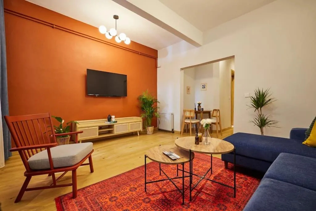 Image of Charming Apt 2 min to Metro