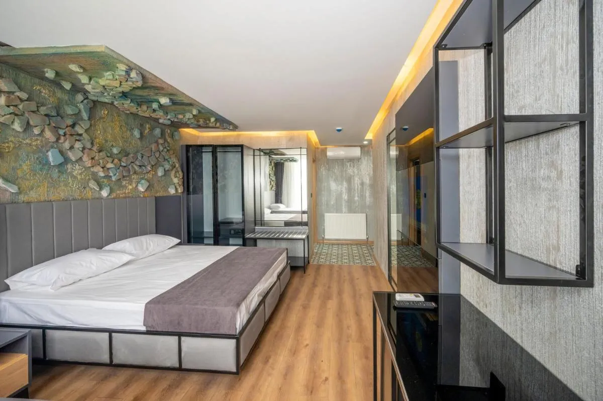 Image 1 of Continental Airport Hotel