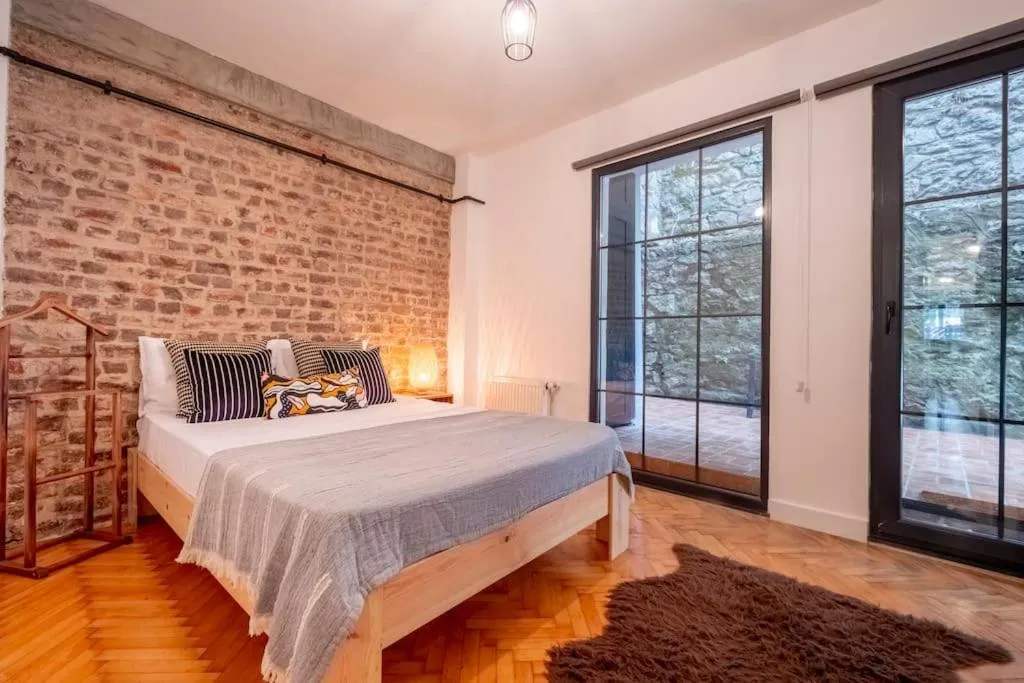 Image of Cosy Apartment with Garden Balcony