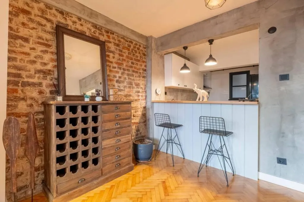 Image 2 of Cosy Apartment with Garden Balcony