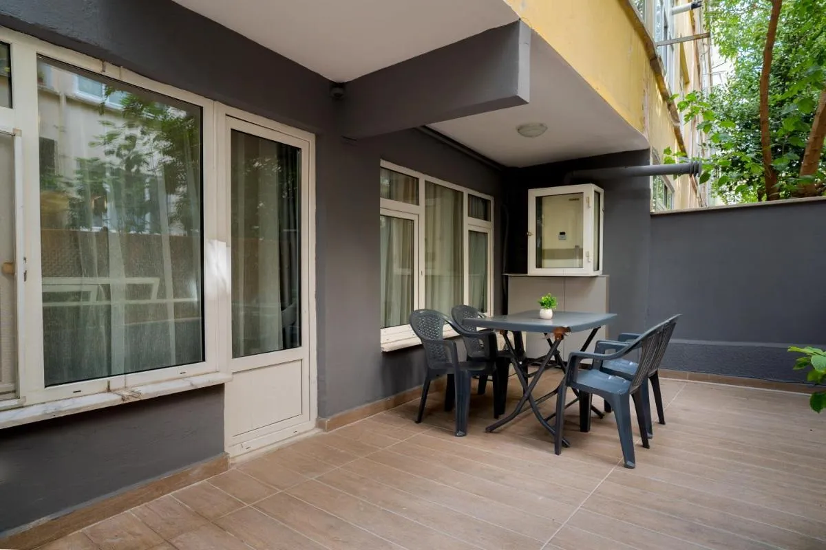 Image 3 of Cosy & Cental 3BR Apt. In Besiktas