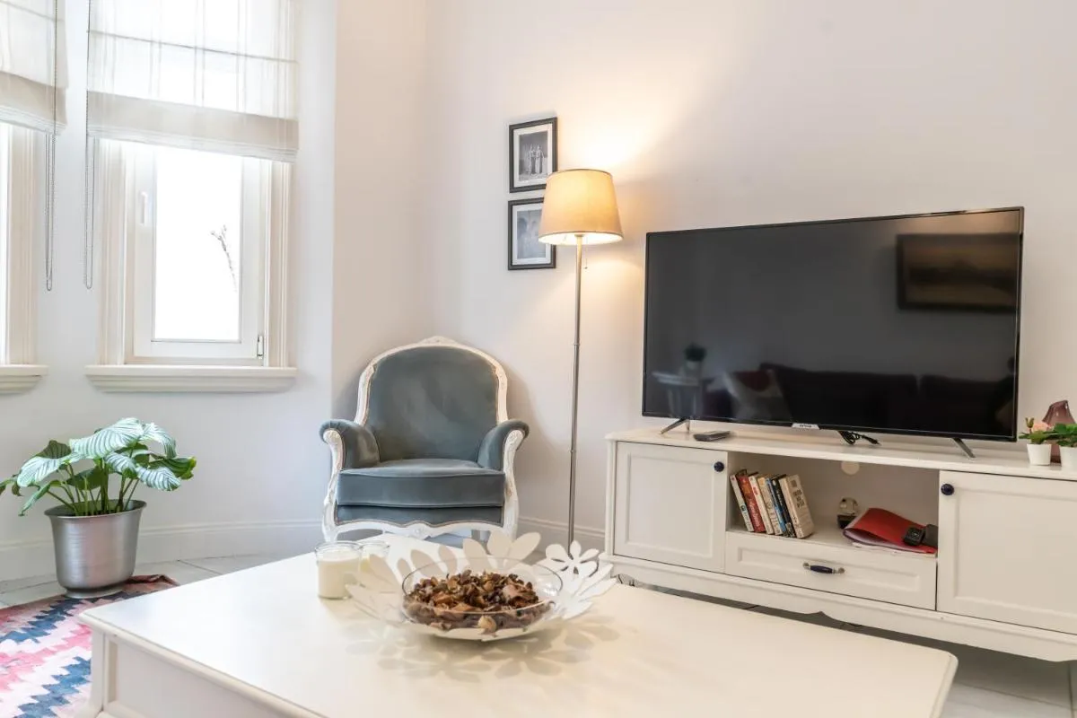 Image 5 of Cozy Getaway – Warmth And Comfort In The City