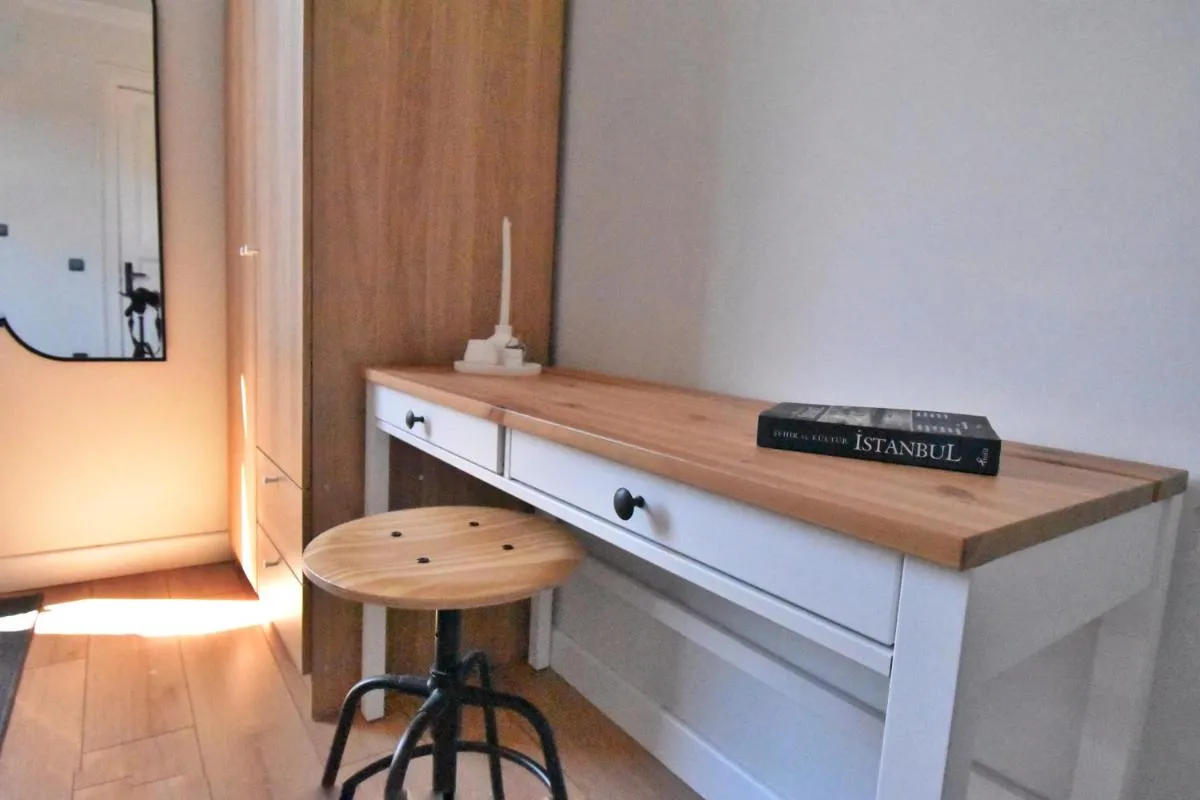 Image 5 of Cozy Renovated 3BR near Taksim