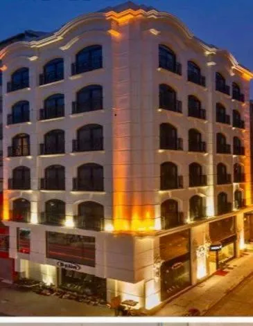 Image 3 of Darkmen Hotel