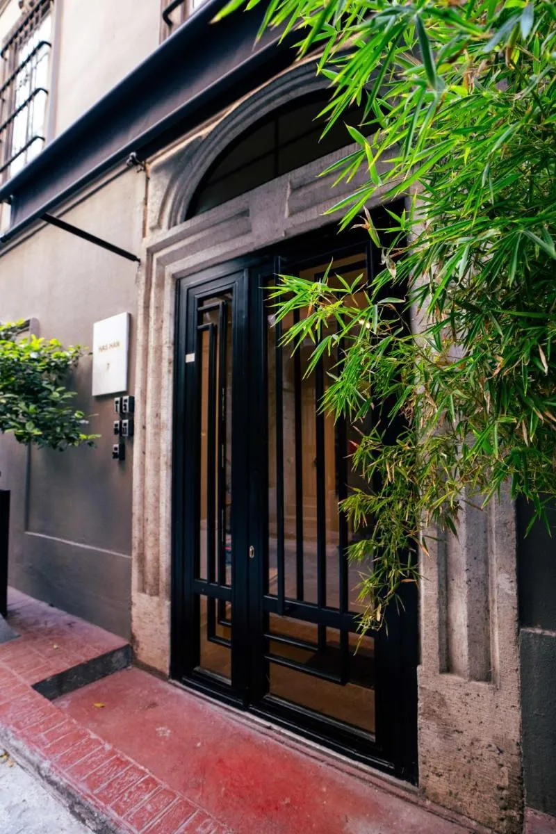 Image 3 of DeCamondo Residence
