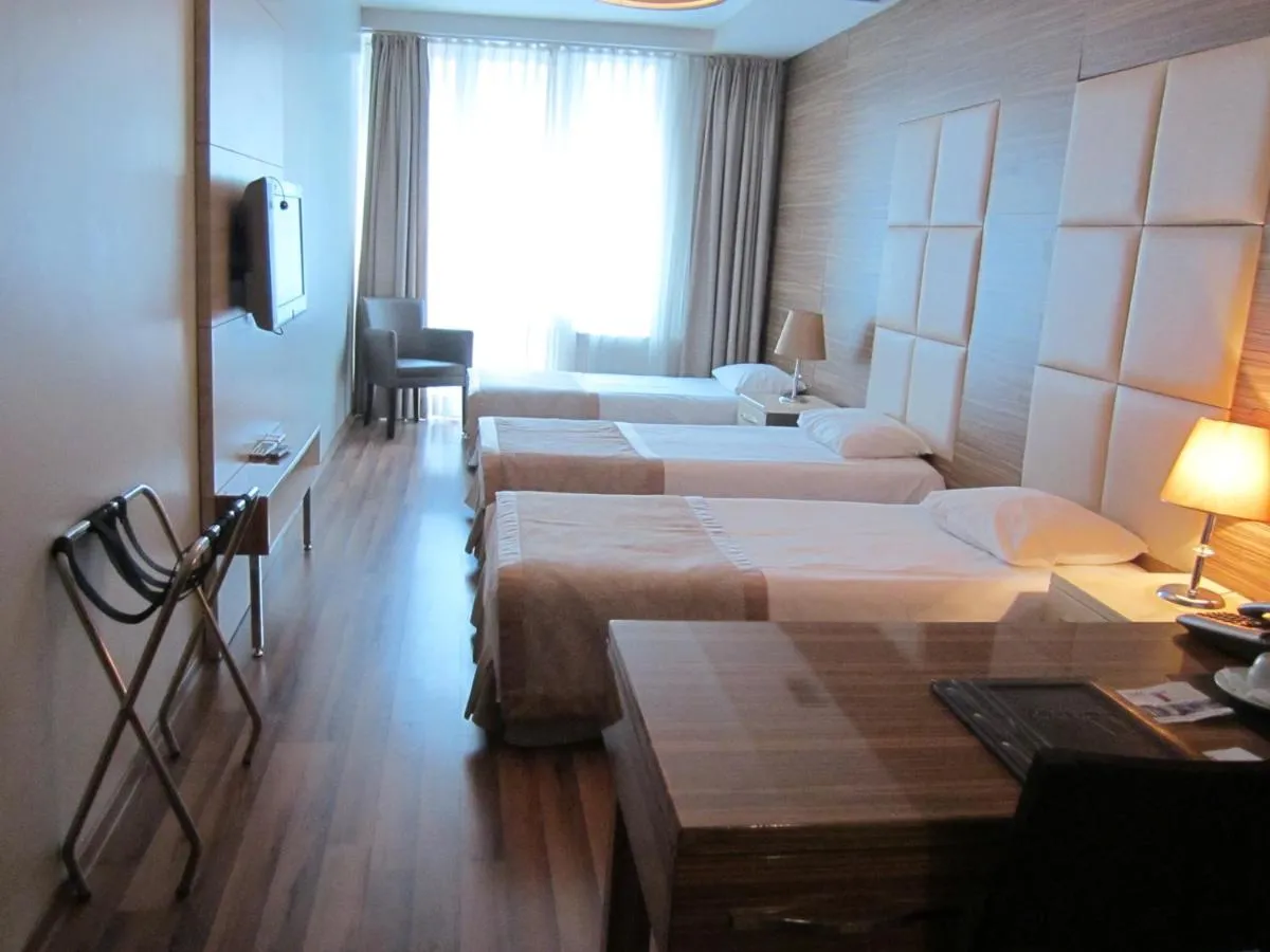 Image 2 of Derpa Suite Hotel