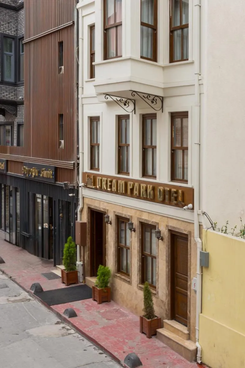 Image 3 of Dream Park Hotel