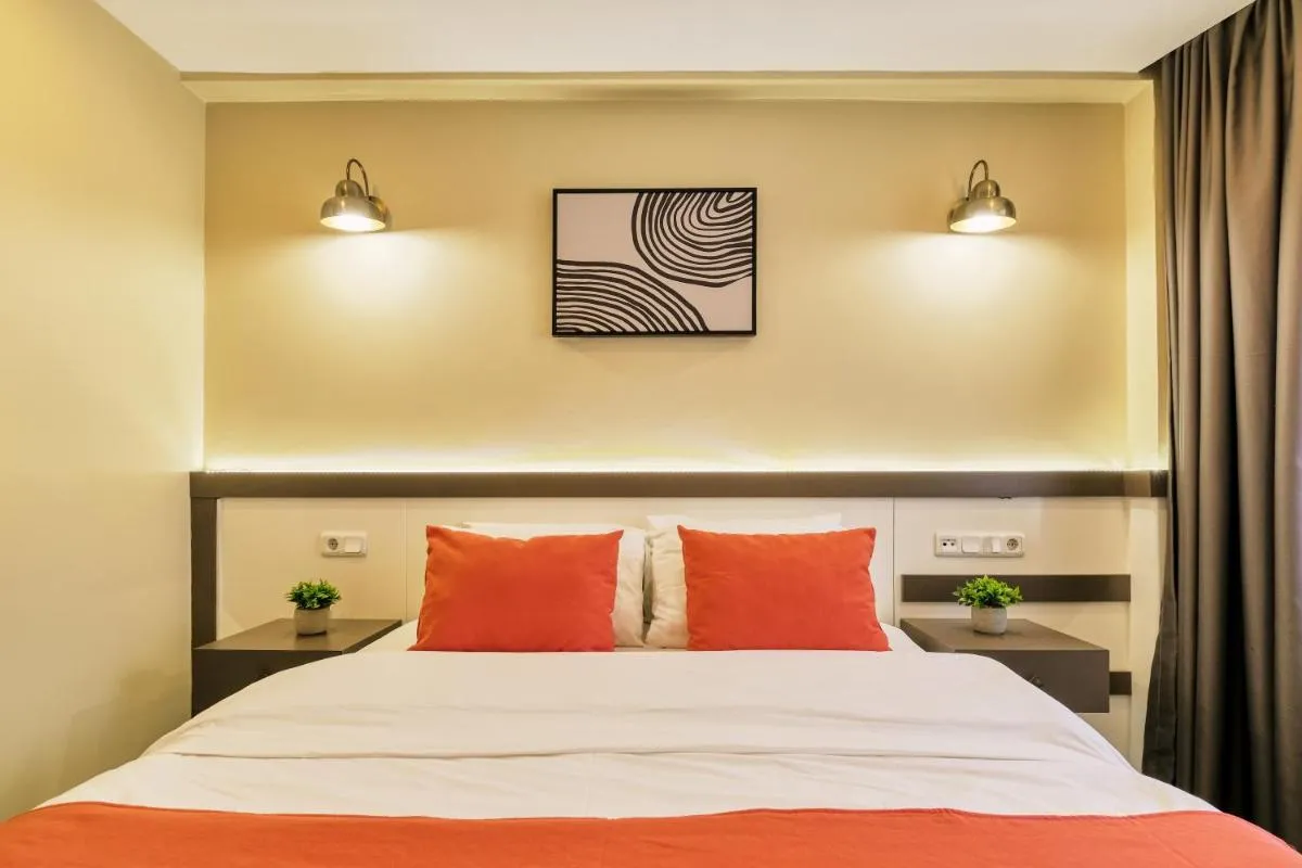 Image 1 of Duck Otel
