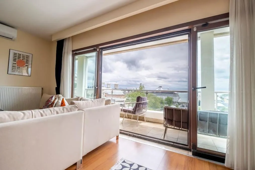 Image 2 of Duplex with Stunning Sea View, 3BR, 2BA
