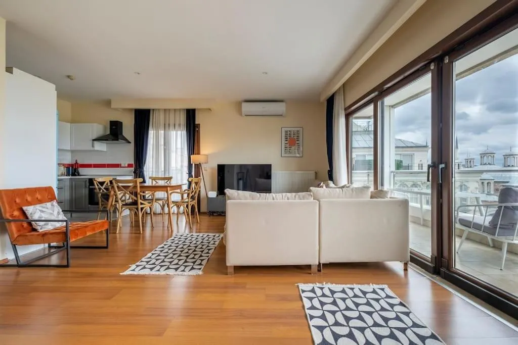 Image 4 of Duplex with Stunning Sea View, 3BR, 2BA