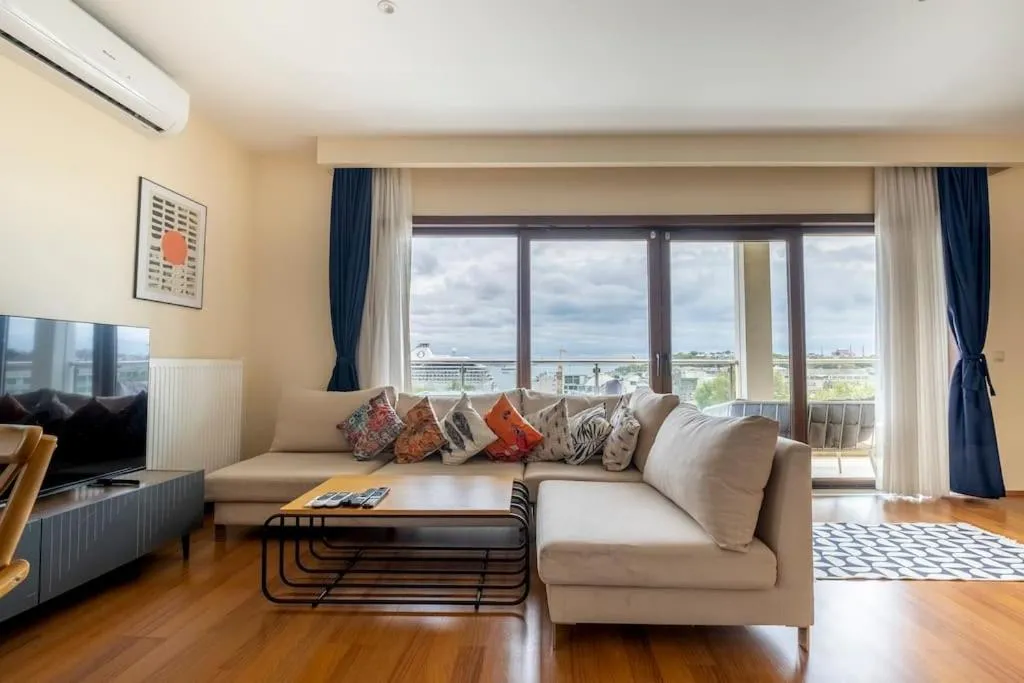 Image 3 of Duplex with Stunning Sea View, 3BR, 2BA