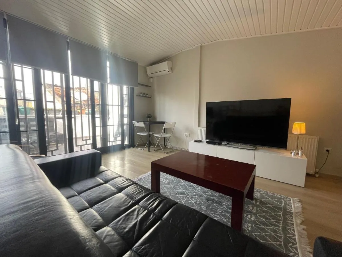 Image 2 of Duplex with terrace in center,5mn walk to Istiklal